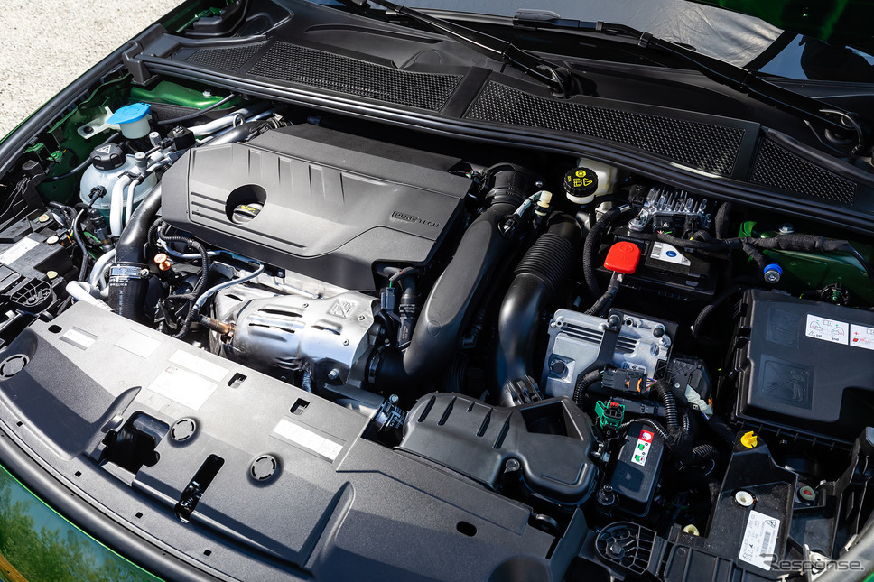 プジョー 308 Hybrid225《写真提供 グループPSAジャパン》