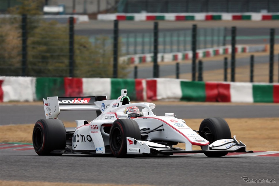 総合3位の#6 大津弘樹(DOCOMO TEAM DANDELION RACING)《写真撮影 竹内英士》