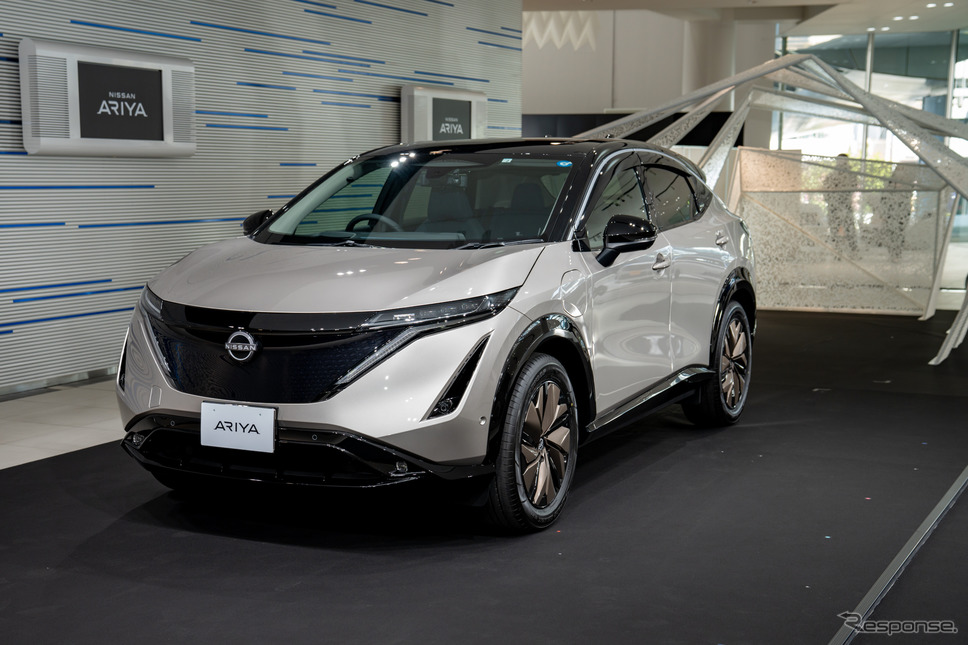 日産『アリア』第1号車の納車セレモニー…和紙とアリアとの親和性《写真撮影 関口敬文》