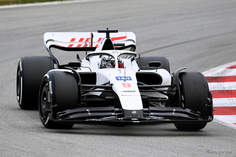 2月、バルセロナテストでの「ハースVF-22」(#9 ニキータ・マゼピン)。《Photo by Haas F1 Team》