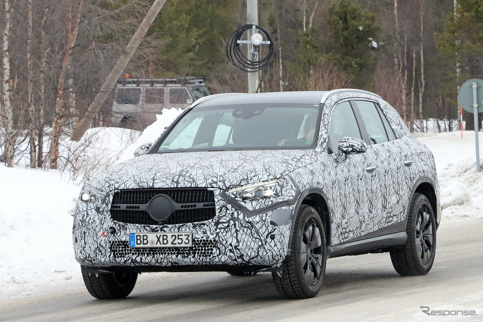 メルセデスベンツ GLC 次期型プロトタイプ(スクープ写真)《APOLLO NEWS SERVICE》
