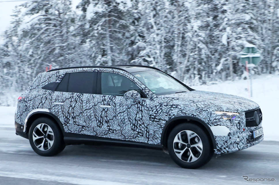 メルセデスベンツ GLC 次期型プロトタイプ(スクープ写真)《APOLLO NEWS SERVICE》