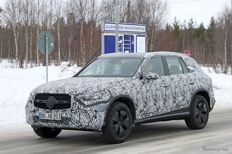 メルセデスベンツ GLC 次期型プロトタイプ(スクープ写真)《APOLLO NEWS SERVICE》