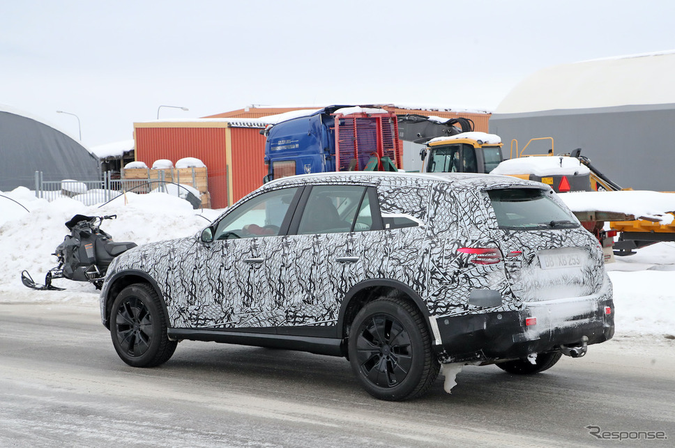 メルセデスベンツ GLC 次期型プロトタイプ(スクープ写真)《APOLLO NEWS SERVICE》