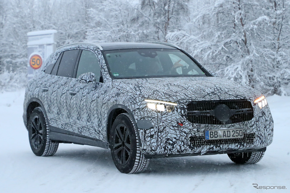 メルセデスベンツ GLC 次期型プロトタイプ(スクープ写真)《APOLLO NEWS SERVICE》