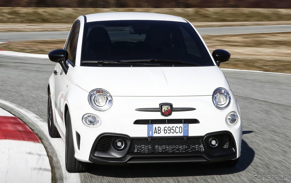 アバルト 695 の「コンペティツィオーネパック」《photo by Abarth》