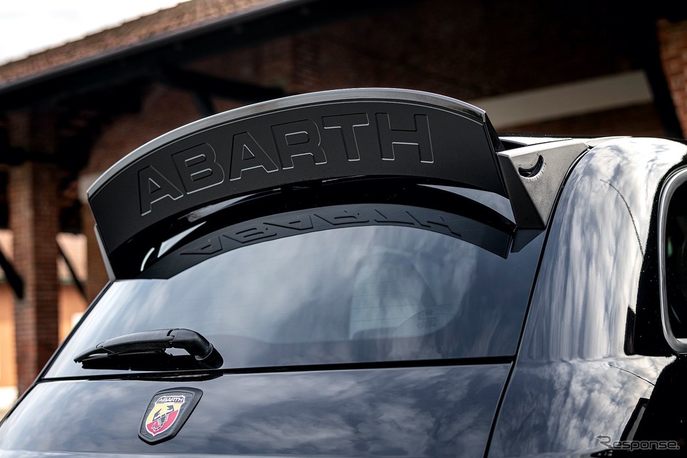 アバルト 695 の2022年モデル《photo by Abarth》