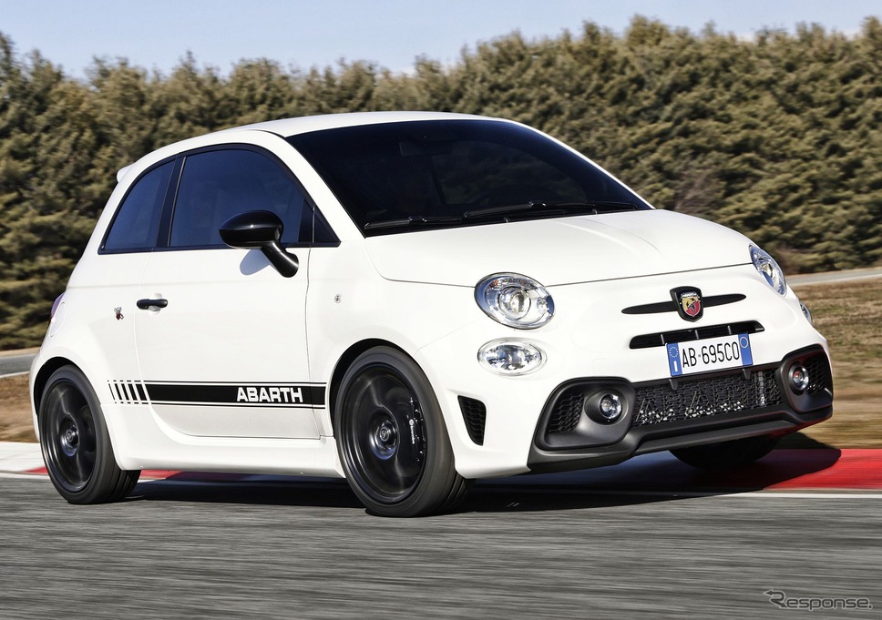 アバルト 695 の「コンペティツィオーネパック」《photo by Abarth》