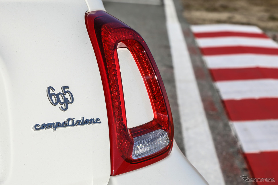 アバルト 695 の「コンペティツィオーネパック」《photo by Abarth》