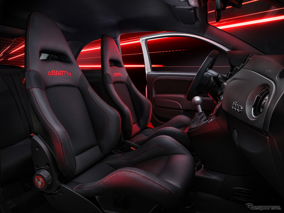 アバルト 695 の「コンペティツィオーネパック」《photo by Abarth》