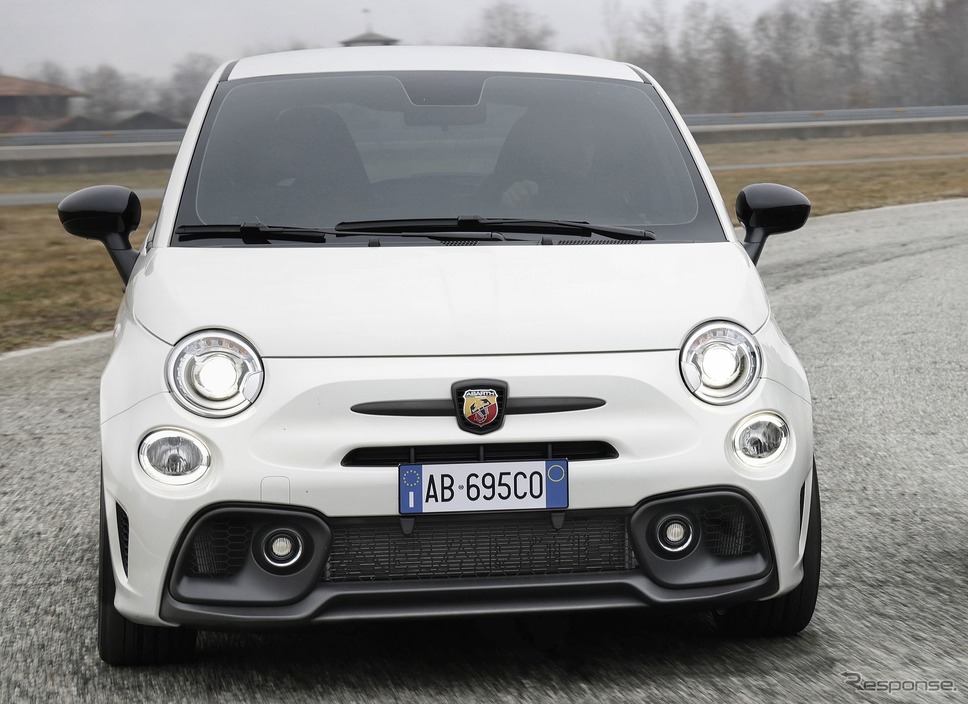 アバルト 695 の「コンペティツィオーネパック」《photo by Abarth》