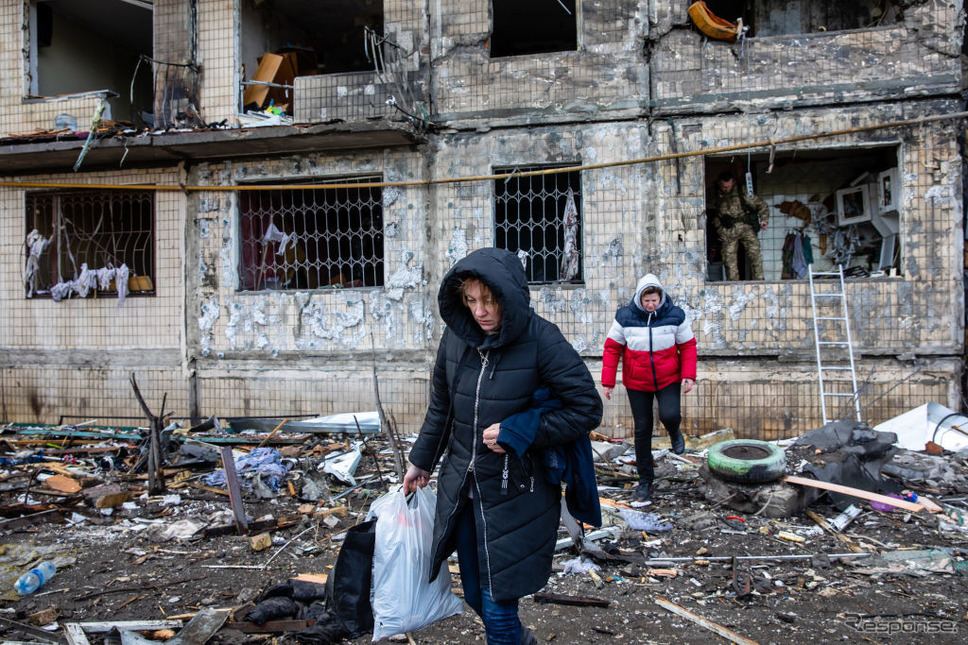 ロシアに攻撃されたウクライナ、キエフ市内の住宅(3月14日)《Photo by Mykhaylo Palinchak/SOPA Images/LightRocket via Getty Images/ゲッティイメージズ》