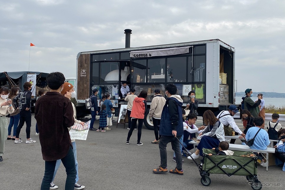 フードトラックが35台集結《写真提供 ビークルスタイル実行委員会》