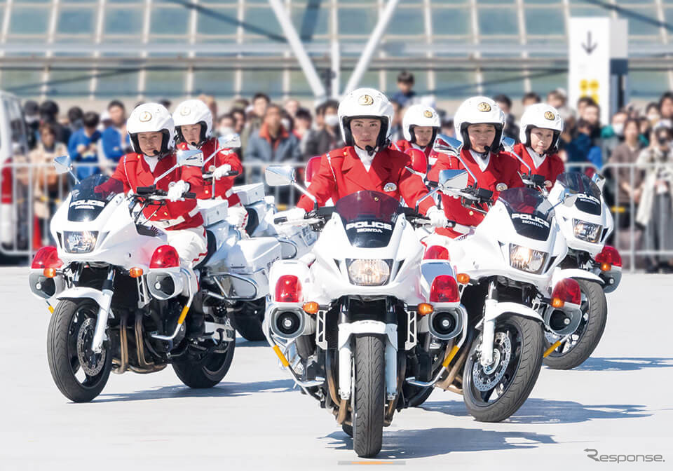 警視庁 クイーンスターズドリル走行(過去の実施風景)《写真提供 東京モーターサイクルショー協会》