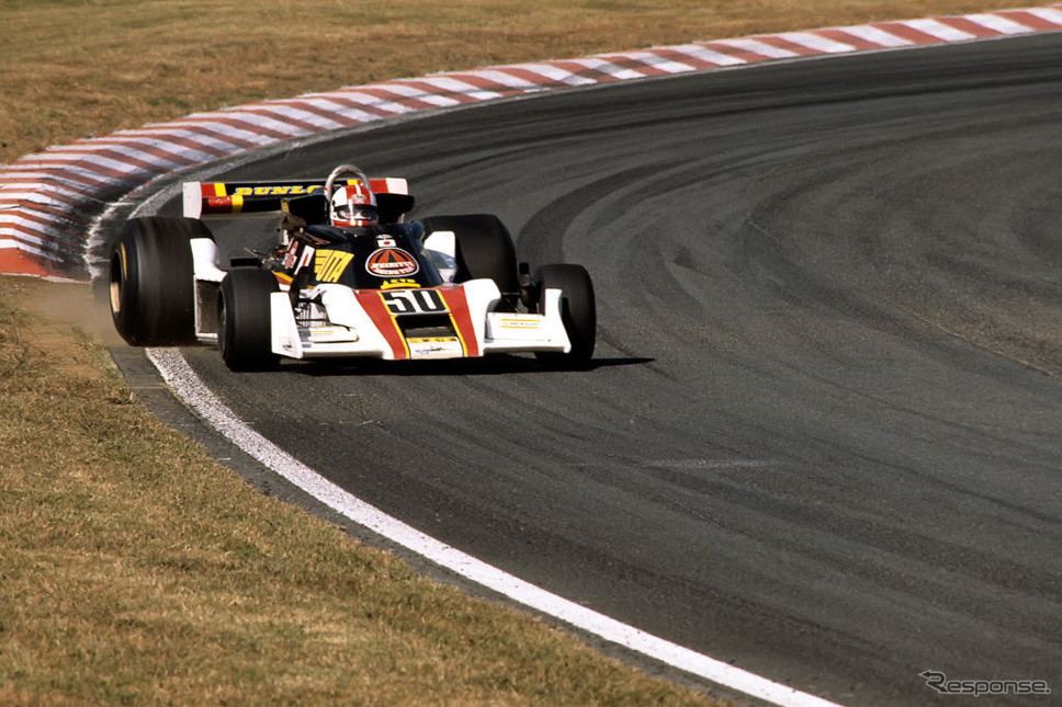 1977年、スポット参戦のF1日本GPで9位になった高橋国光さん。《Photo by Bernard Cahier/Hulton Archive/ゲッティイメージズ》