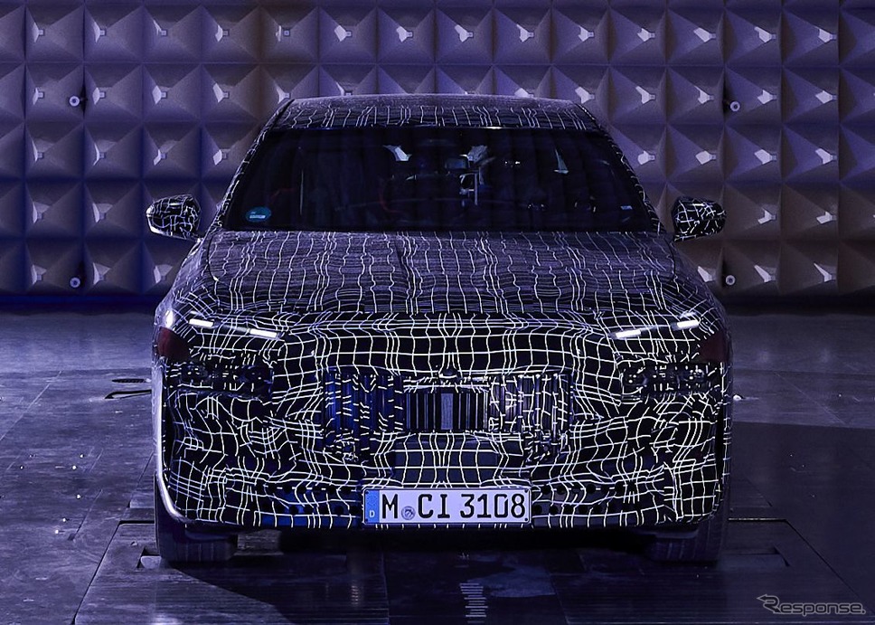 BMW i7 のプロトタイプ《photo by BMW》