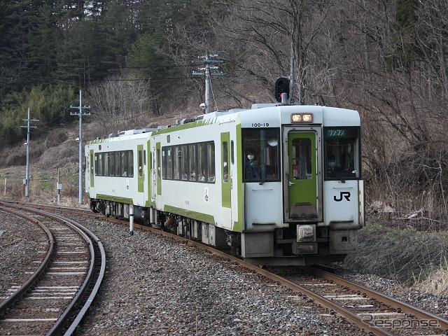 仙台〜盛岡間の代替臨時快速にはキハ110系2両編成が充当される。《写真撮影 草町義和》