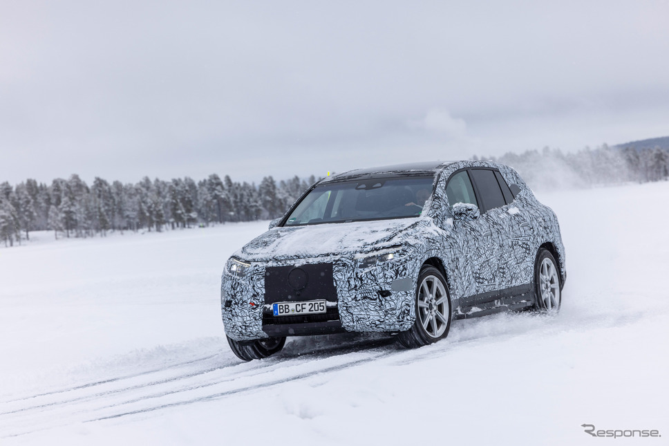 メルセデスベンツ EQS SUV のプロトタイプ《photo by Mercedes-Benz》