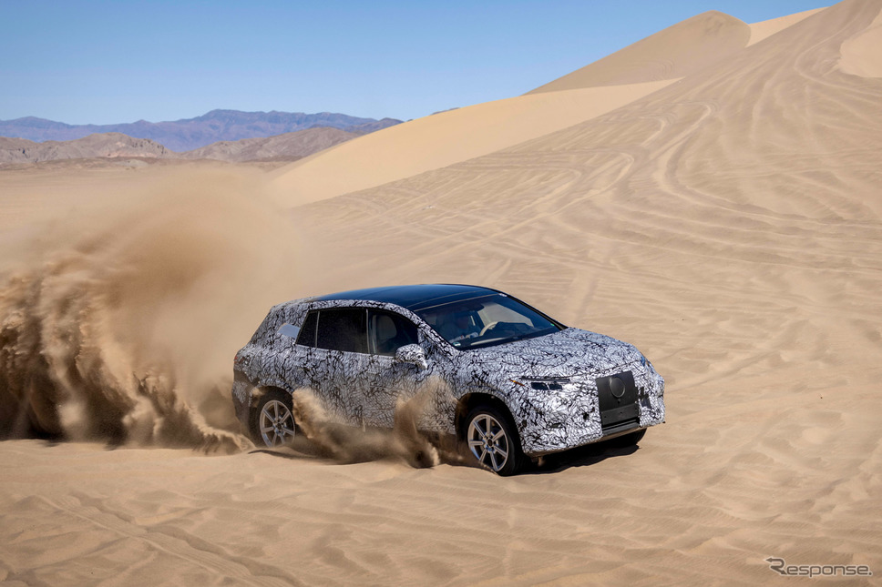 メルセデスベンツ EQS SUV のプロトタイプ《photo by Mercedes-Benz》