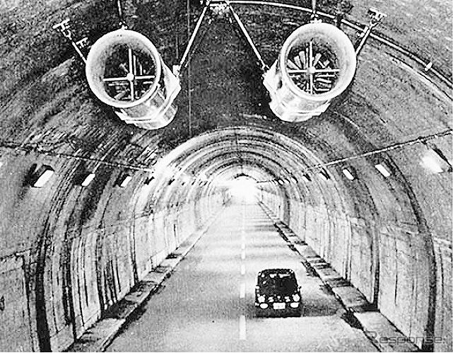 倶利伽羅（くりから）トンネル初号機（1968年）《写真提供 パナソニック》