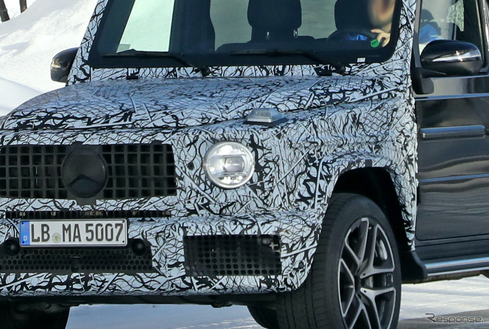 メルセデス AMG G63 改良新型プロトタイプ(スクープ写真)《APOLLO NEWS SERVICE》