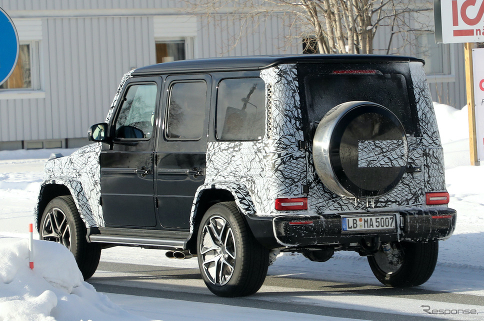 メルセデス AMG G63 改良新型プロトタイプ(スクープ写真)《APOLLO NEWS SERVICE》