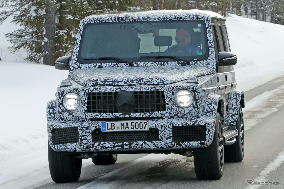 メルセデス AMG G63 改良新型プロトタイプ(スクープ写真)《APOLLO NEWS SERVICE》