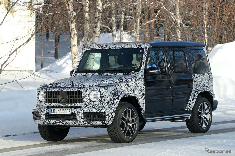 メルセデス AMG G63 改良新型プロトタイプ(スクープ写真)《APOLLO NEWS SERVICE》