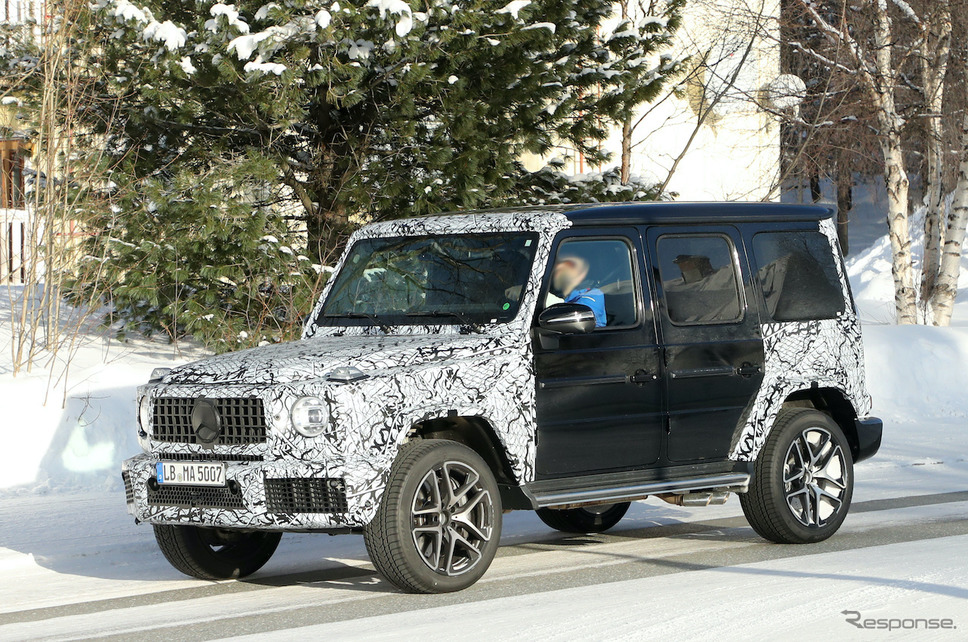 メルセデス AMG G63 改良新型プロトタイプ(スクープ写真)《APOLLO NEWS SERVICE》
