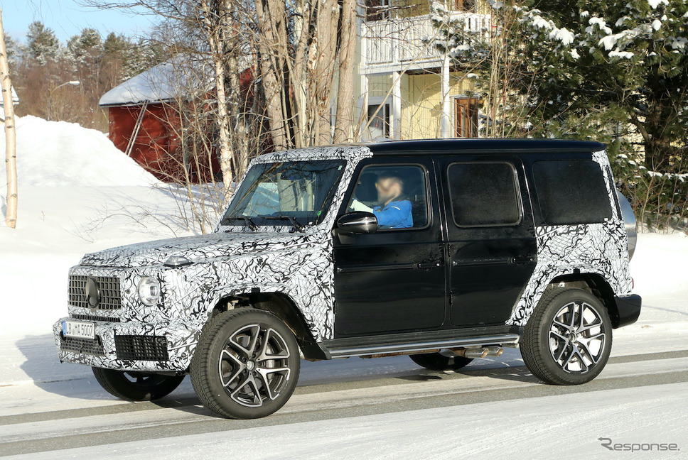 メルセデス AMG G63 改良新型プロトタイプ(スクープ写真)《APOLLO NEWS SERVICE》