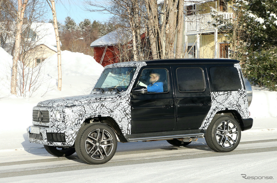 メルセデス AMG G63 改良新型プロトタイプ(スクープ写真)《APOLLO NEWS SERVICE》