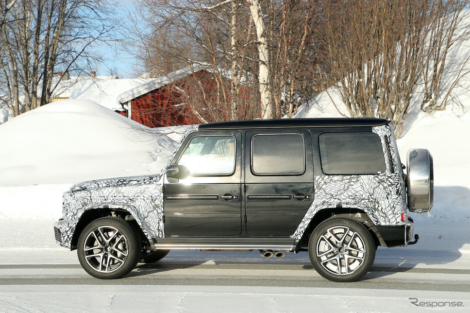 メルセデス AMG G63 改良新型プロトタイプ(スクープ写真)《APOLLO NEWS SERVICE》