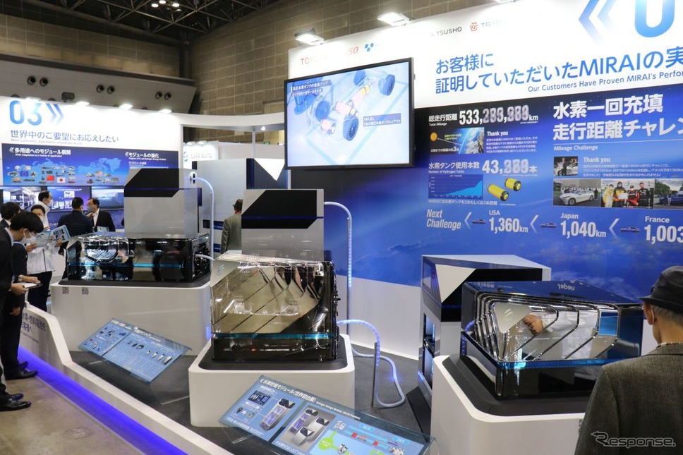 用途や設置場所に応じて3タイプのFCモジュールと貯蔵モジュールを用意（水素・燃料電池展2022）《写真撮影 中尾真二》