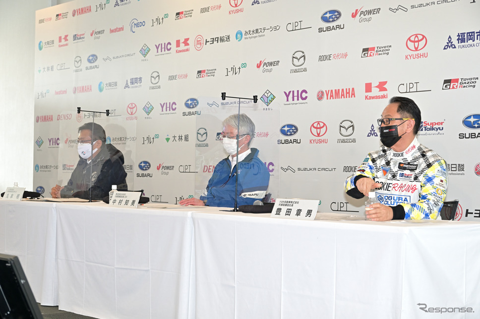 トヨタの豊田章男社長、スバルの中村知美社長、マツダの丸本明社長《写真撮影 雪岡直樹》
