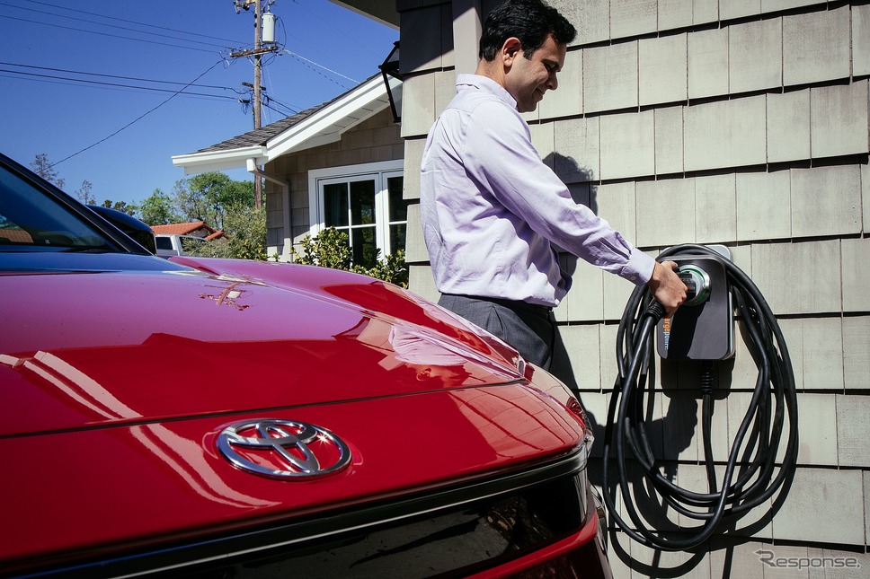 充電器「ChargePoint HomeFlexLevel2」の設置イメージ《photo by Toyota》