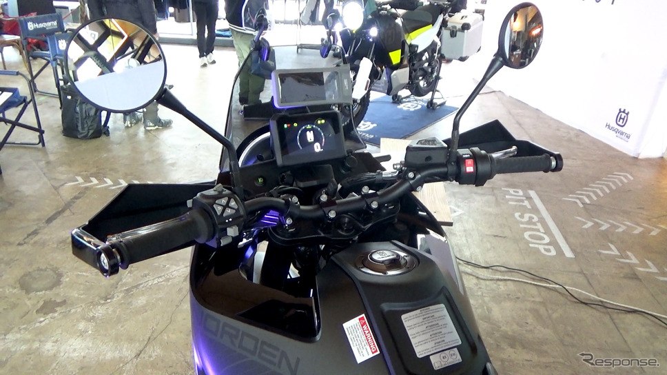 ハスクバーナ・モーターサイクルズ ノーデン901《写真撮影 WITH ME》