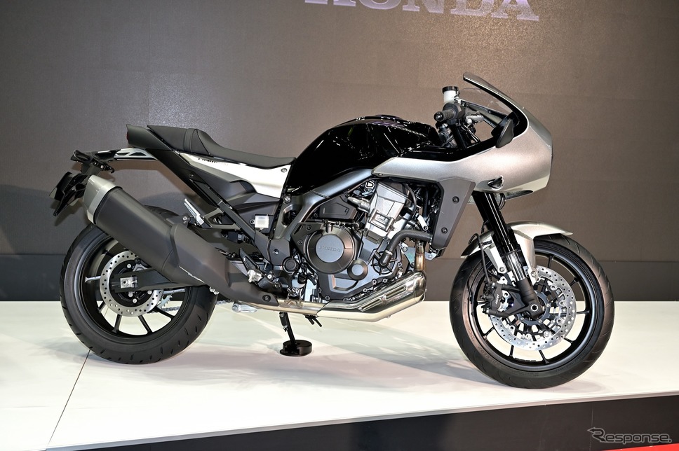 ホンダ ホーク11(東京モーターサイクルショー2022)《写真撮影 雪岡直樹》