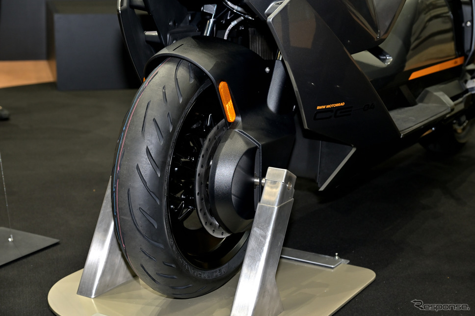 BMW CE 04(東京モーターサイクルショー2022)《写真撮影 雪岡直樹》