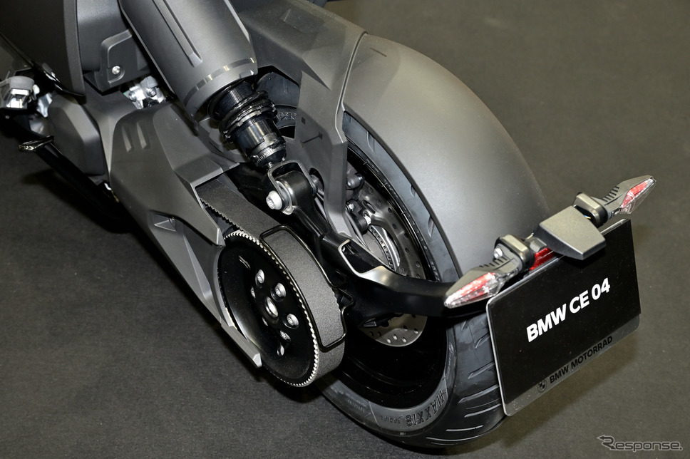 BMW CE 04(東京モーターサイクルショー2022)《写真撮影 雪岡直樹》