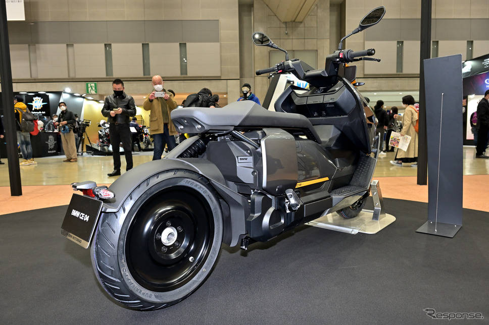 BMW CE 04(東京モーターサイクルショー2022)《写真撮影 雪岡直樹》