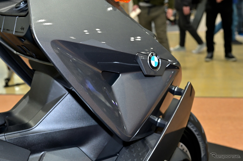 BMW CE 04(東京モーターサイクルショー2022)《写真撮影 雪岡直樹》