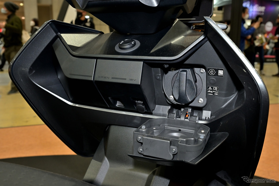 BMW CE 04(東京モーターサイクルショー2022)《写真撮影 雪岡直樹》