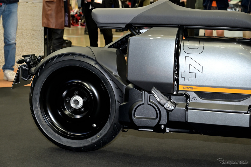 BMW CE 04(東京モーターサイクルショー2022)《写真撮影 雪岡直樹》