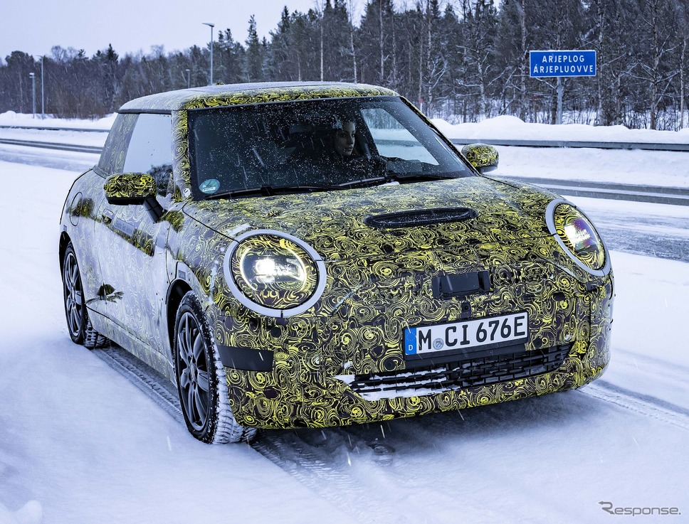 MINI ハッチバック 次期型のEVプロトタイプ《photo by MINI》