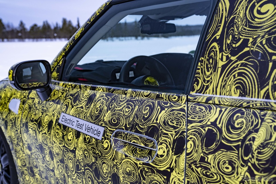 MINI ハッチバック 次期型のEVプロトタイプ《photo by MINI》