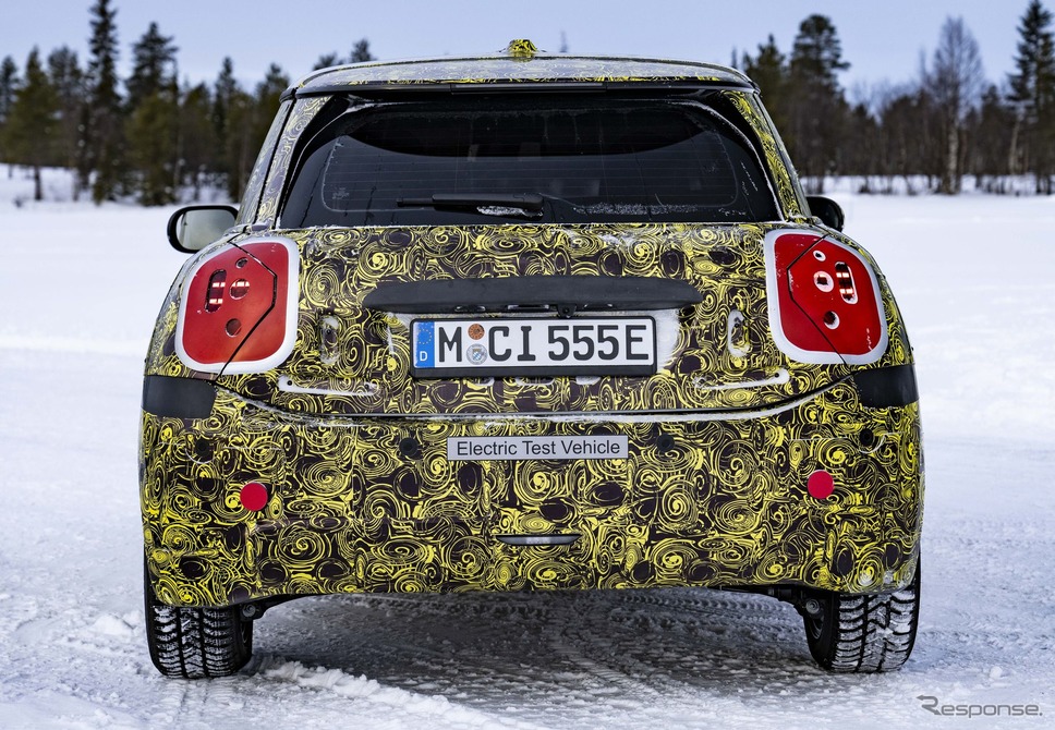 MINI ハッチバック 次期型のEVプロトタイプ《photo by MINI》