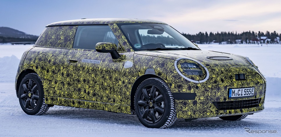 MINI ハッチバック 次期型のEVプロトタイプ《photo by MINI》