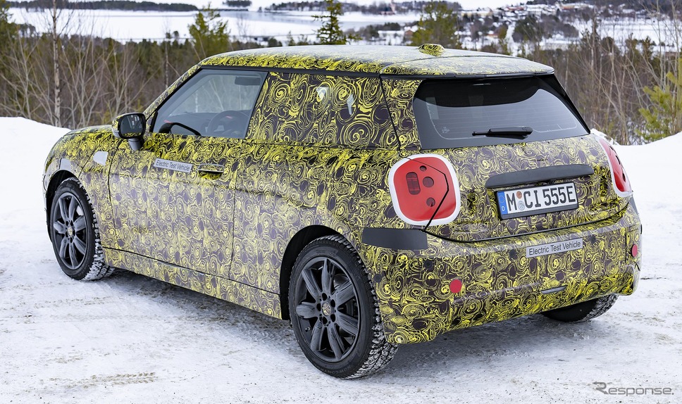 MINI ハッチバック 次期型のEVプロトタイプ《photo by MINI》