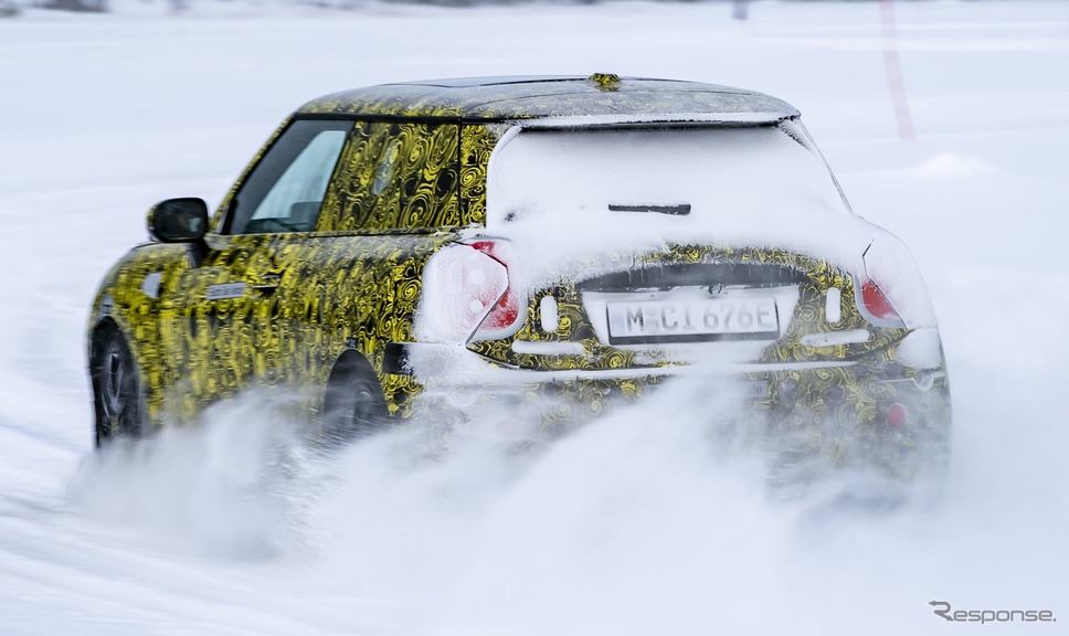 MINI ハッチバック 次期型のEVプロトタイプ《photo by MINI》