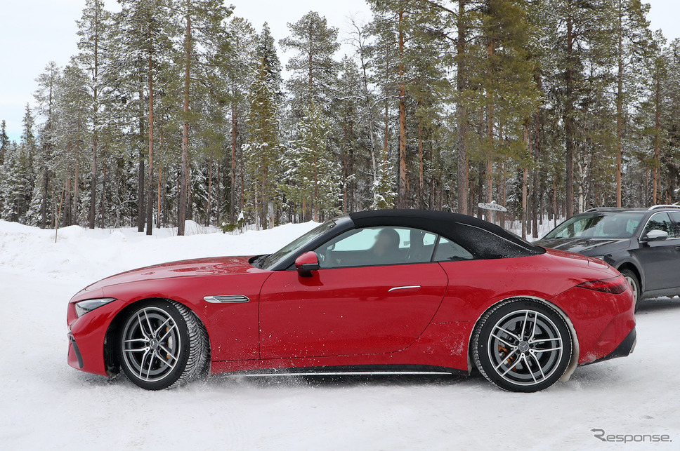 メルセデスAMG SL63S E-Performance プロトタイプ(スクープ写真)《APOLLO NEWS SERVICE》